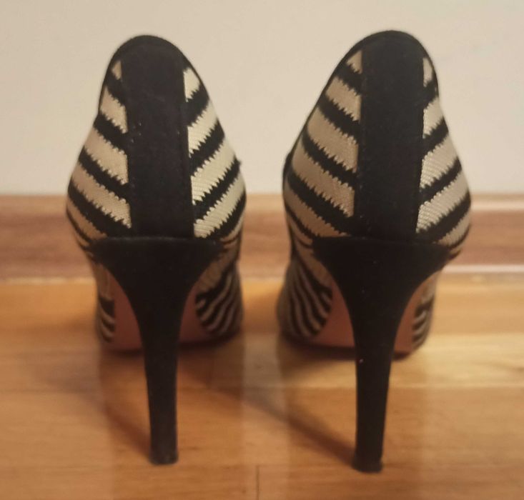 Черно белые стильные туфли