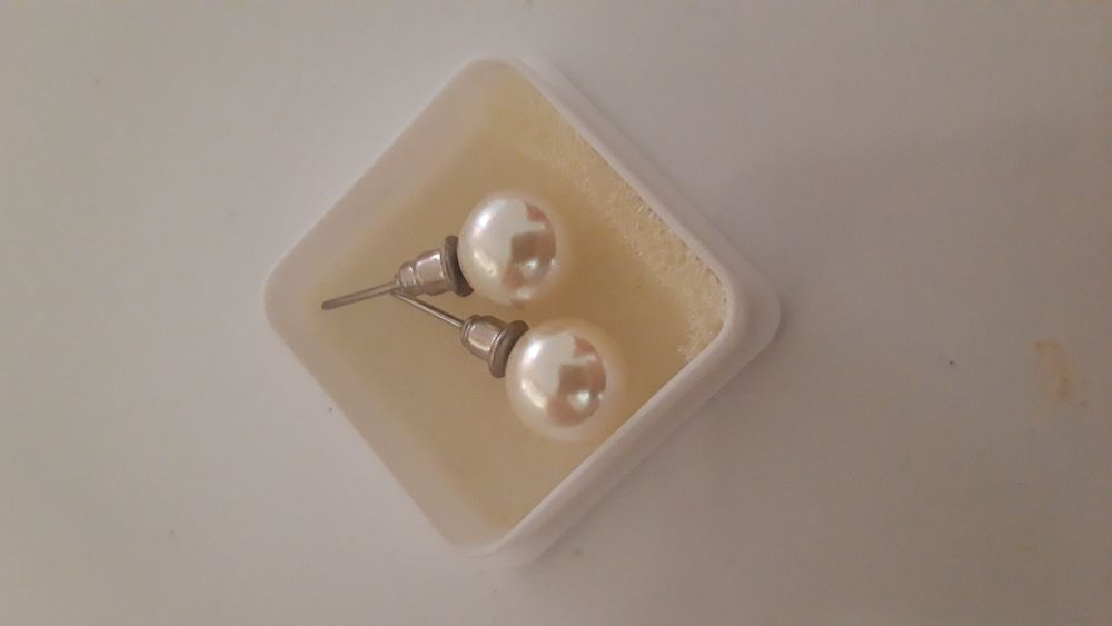 Гривна и обеци с перли