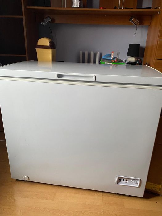 Lada frigorifica aro fairline