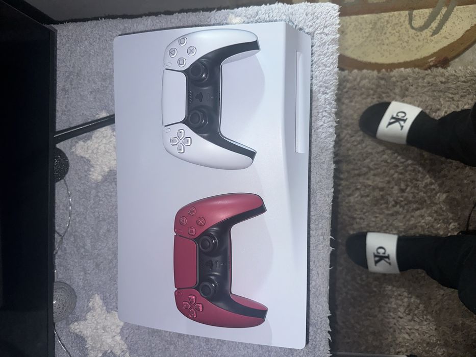 Vand PS5 PRO cu CD stare aproape ca nou