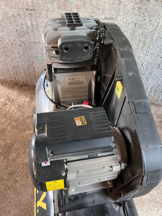 Compresor Profesional Stanley FatMax B400/10/200: 200L-10bari-390L/min