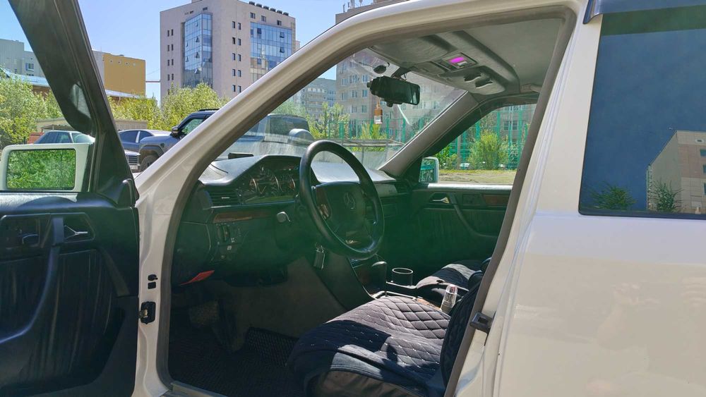 Mercedes E220 (w124)
