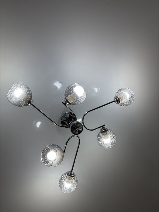 Люстры 2 шт с 6 и 4 лампами