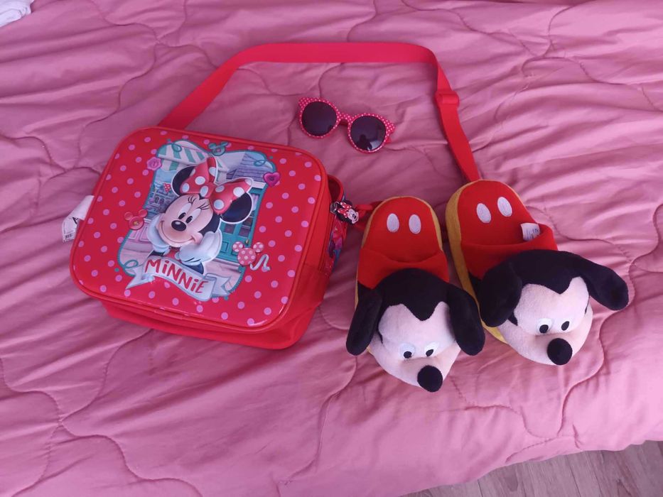 Чанта Мини Маус, очила, 3D пантофи с подвижни уши и обувките на Елза