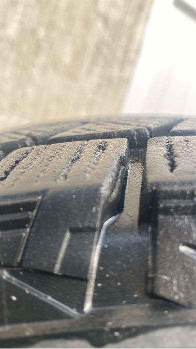 Bridgstone Blizzak 225/65/R17