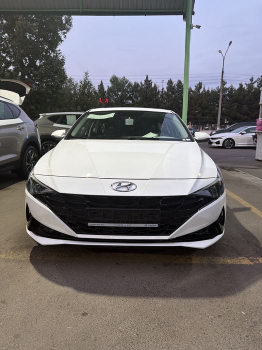 Hyundai Elantra 2022 — 2