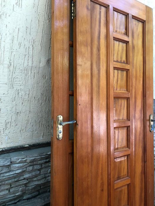 Продам межкомнатные двери