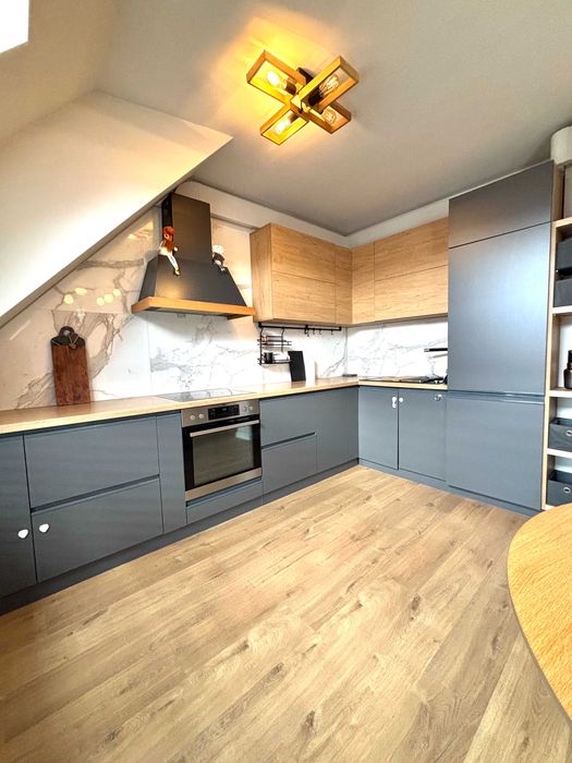 Продава се Тристаен апартамент в Пловдив, Кючук Париж - 160 кв.м за 1688 €/кв.м - Снимка #1