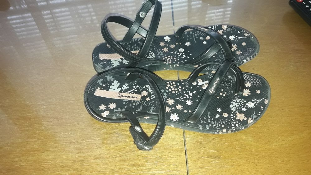 Детски спортни сандали