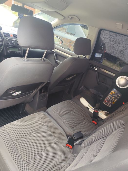 Volkswagen Touran 2.0 diesel, 5 locuri