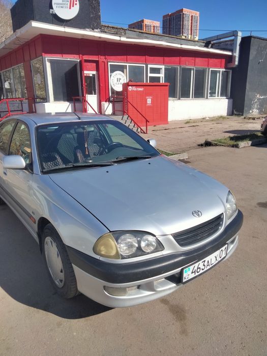 Продам Тойота Авенсис