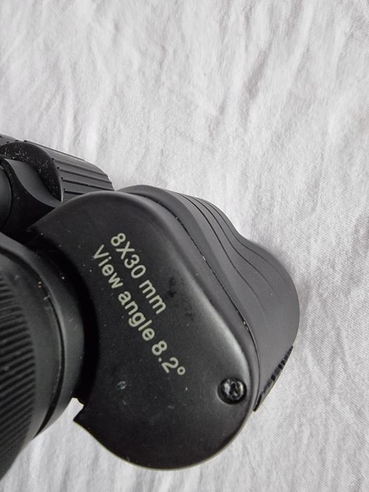 Binoclu VANGUARD 8×30mm