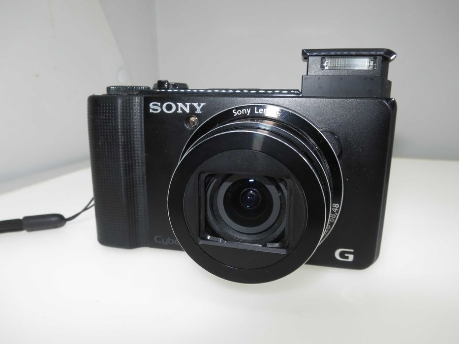 Sony Cyber-shot DSC-HX9V компактен цифров фотоапарат 16x оптичен зум