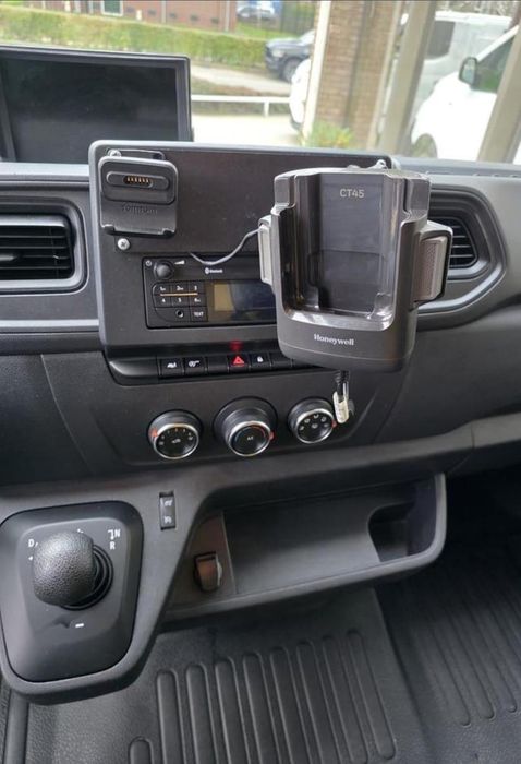 Autoutilitara Renault Master dubă mare – Ideal firmă