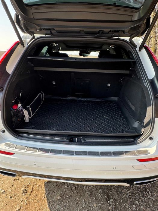 Volvo XC60 - T8 R-Design 2019 - plug-in hybrid (tva deductibil)