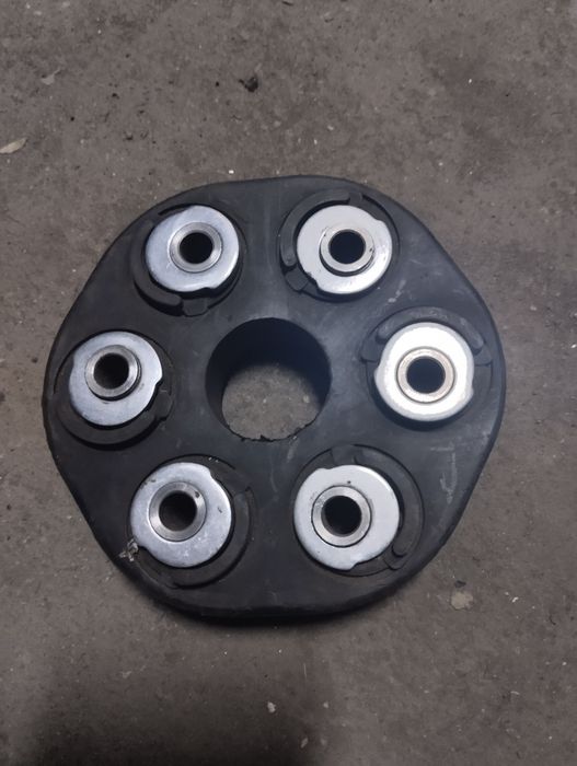 Продам муфту Мерседес 190
