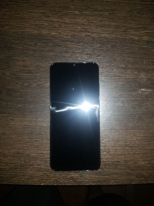 Продам телефон Самсунг обсалютно новый