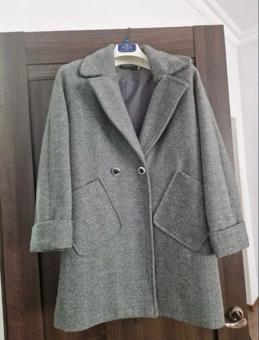 Продаётся женское пальто