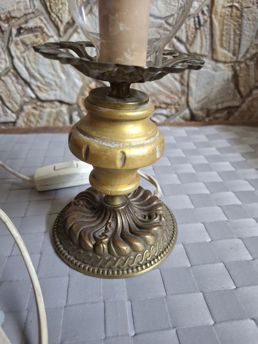 Бронзова лампа работеща