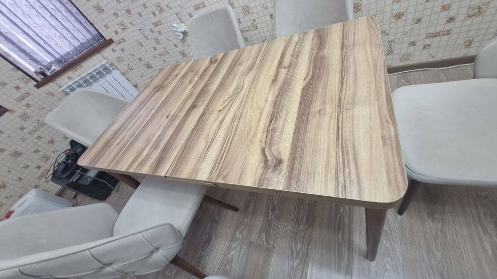 Кухонный стол со стульями