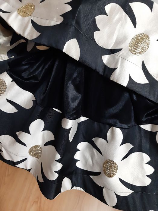 Продам  интересное дизайнерское   платье