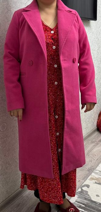 Пальто осеннее,весеннее очень красивый