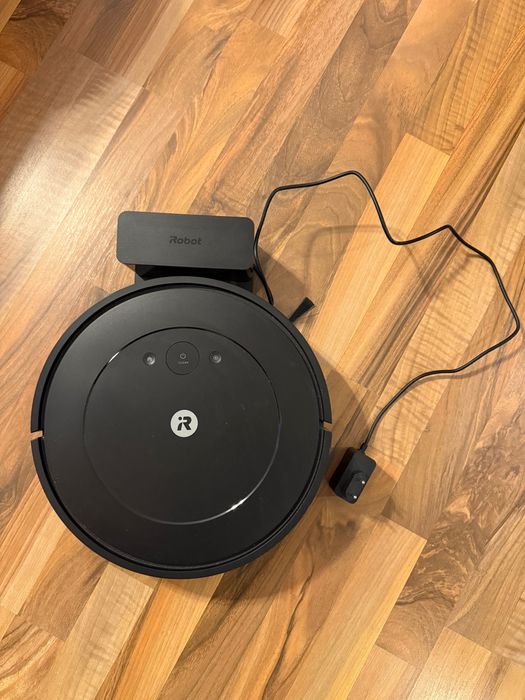 Робот прахосмукачка iRobot Roomba Essential – като нова!