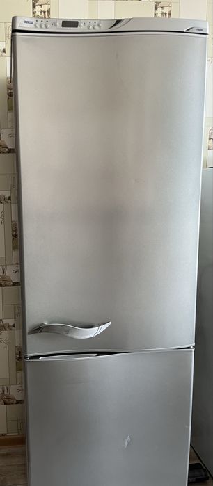 Продам Холодильник Atlant