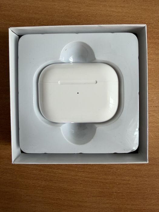 AirPods новый, белый