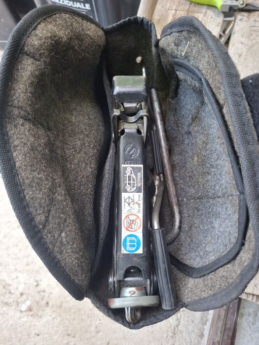 Cric auto in stare bună