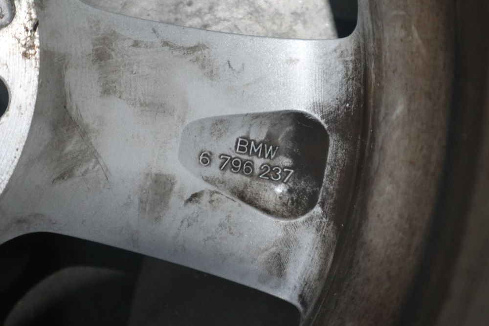 Джанти с гуми БМВ 16 цола style 391 F30 F31 F32 F36 с гуми Бриджстоун