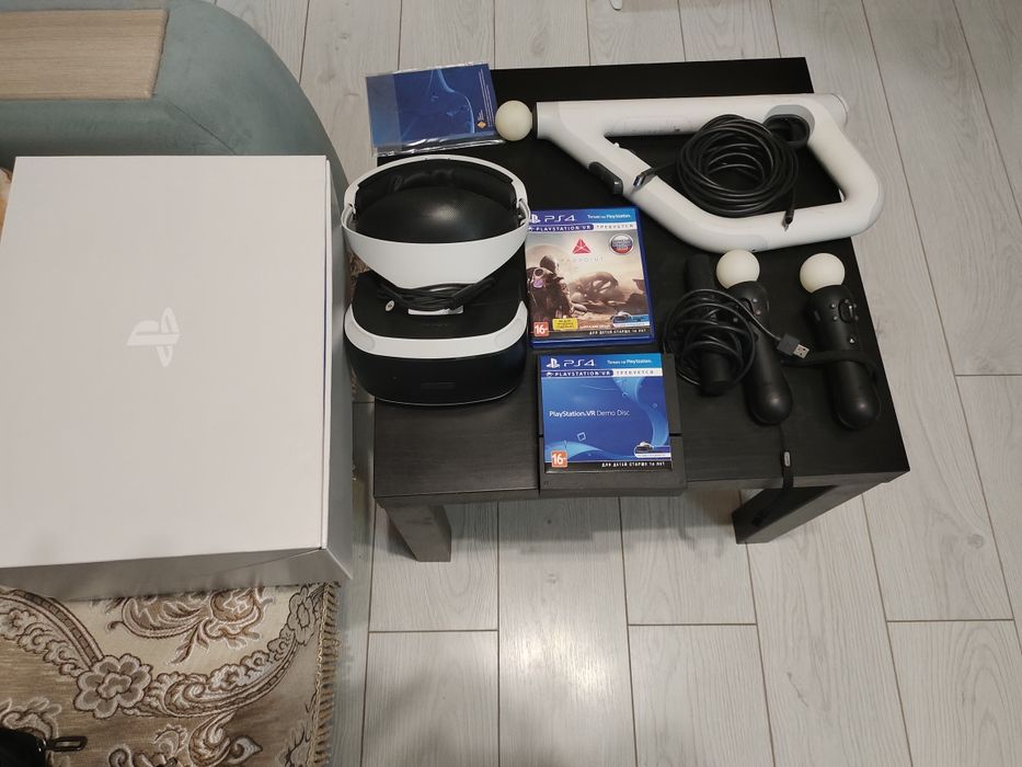 Продам PS VR, практически новый.
