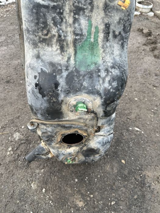 Продам топливный бак