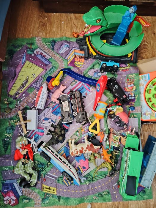 lot jucării tren lemn, piese Lego mici hotwheels