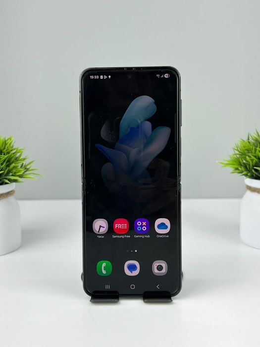 Телефон Samsung Galaxy Z Flip 4 256GB