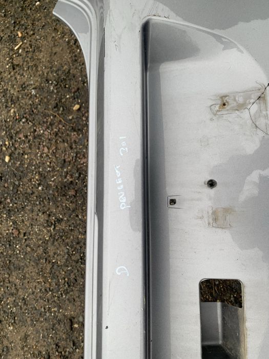 Bara spate Peugeot 301 sedan