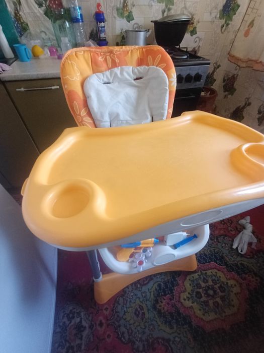 Продам детский столик
