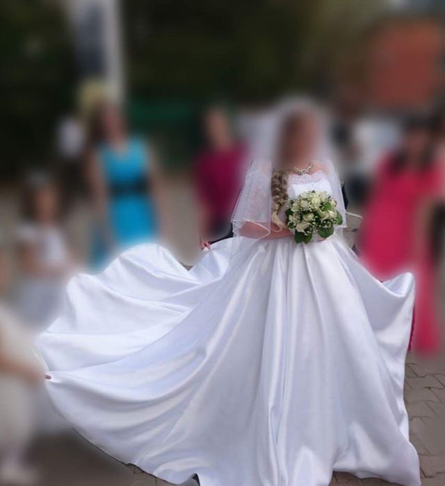 Свадебное платье