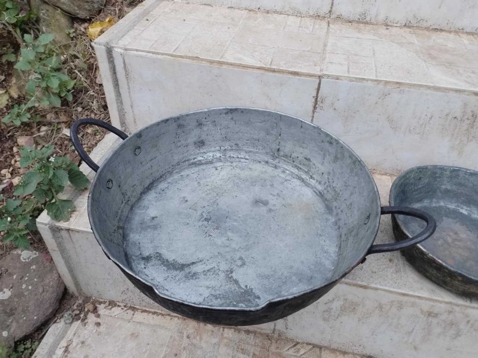 Стар меден тиган и медна тава с дръжки