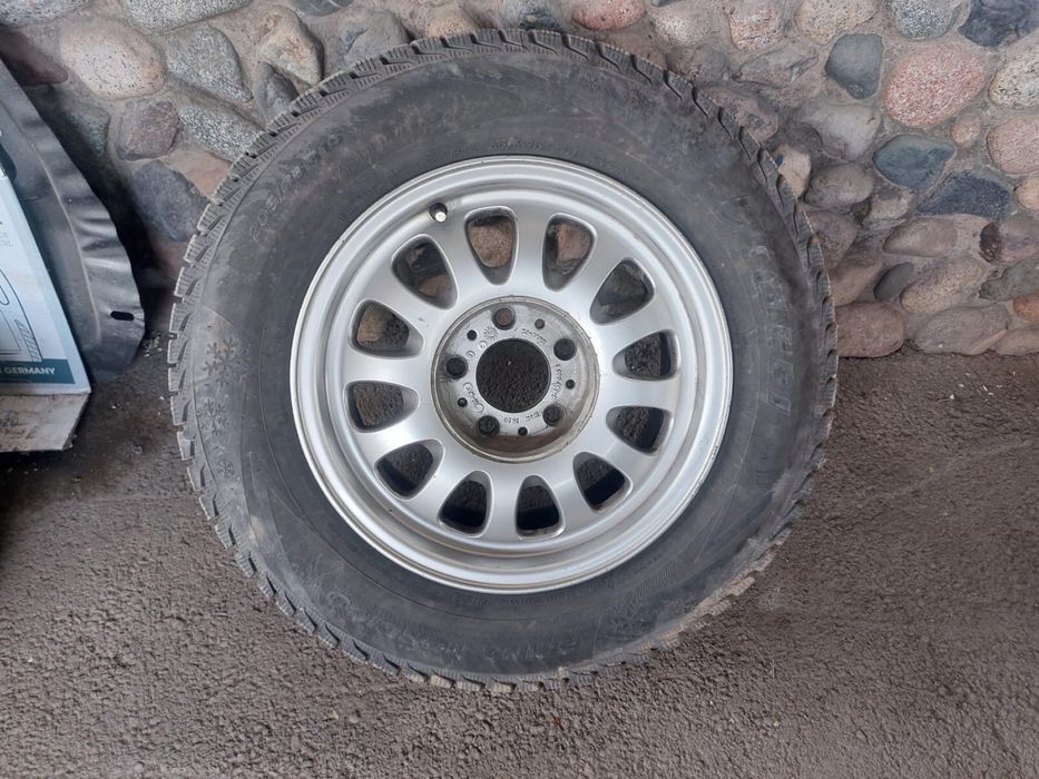 Продам шины 205/65/R15