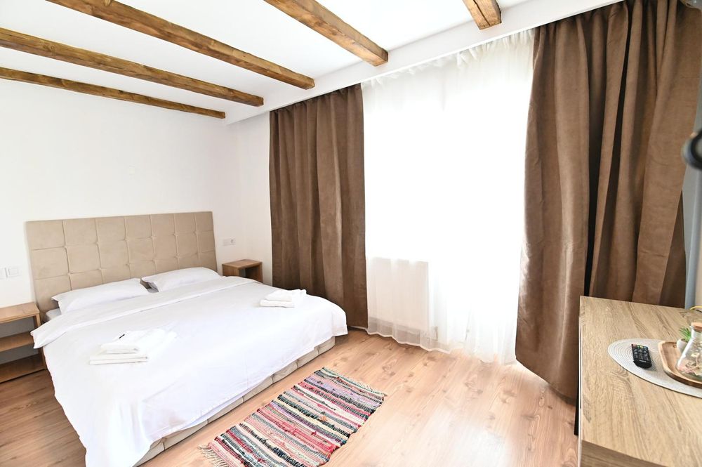 Închiriez cabana Ranca