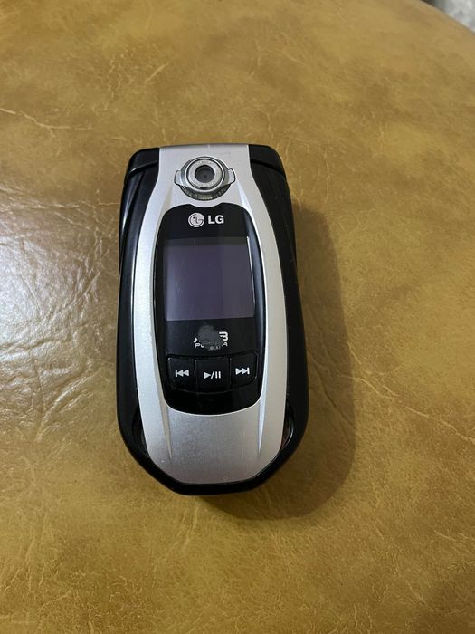 LG телефон мобильный