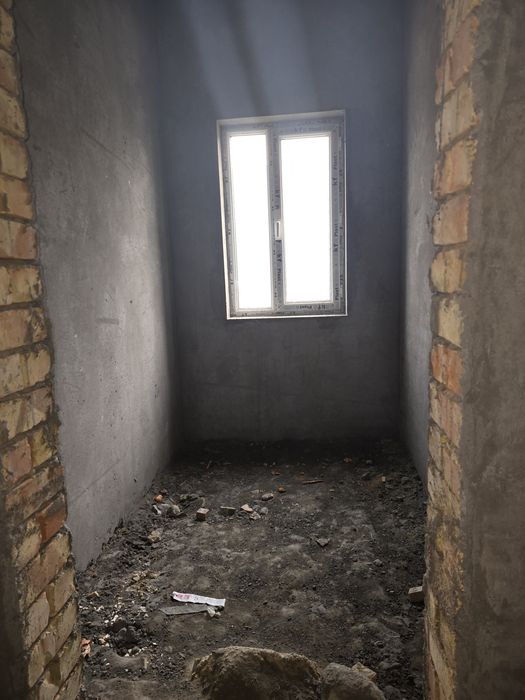 Продается незаконченный дом рядом с FOOD CITY