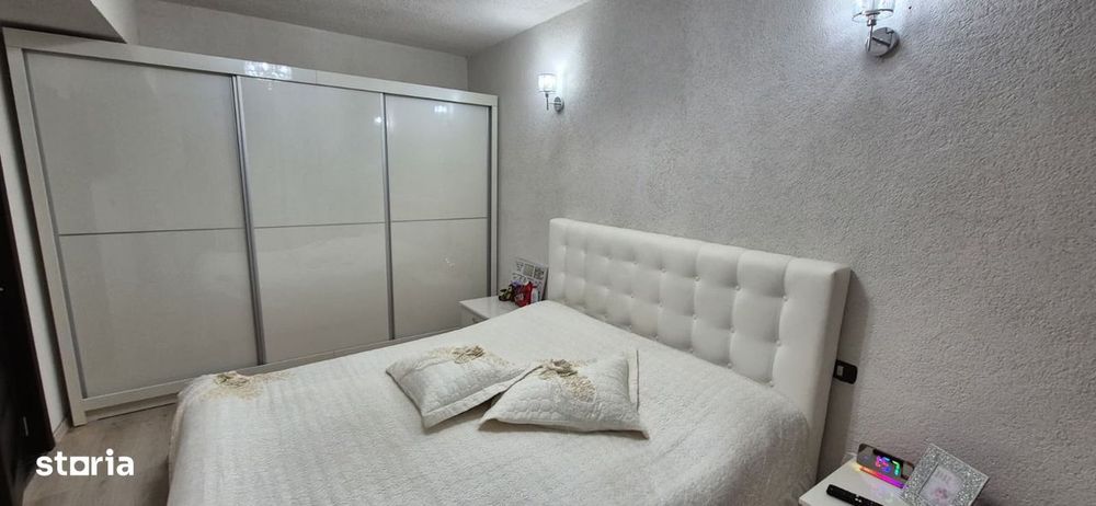 3 camere Zona Centrala – Teatru.