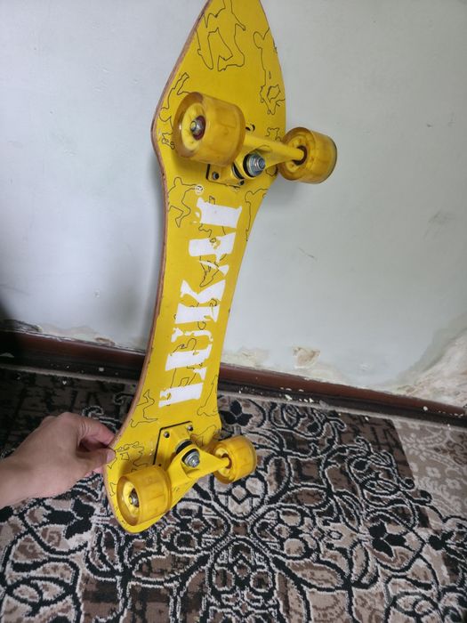 Skateboard yangi