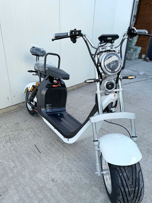 Scuter Electric Model 2025 cu cartelă full led