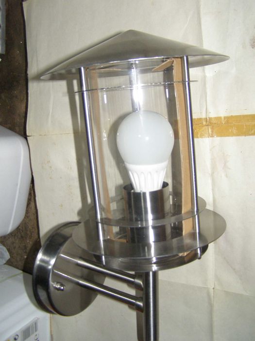 Lampa de perete deosebita