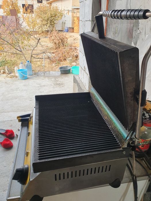 Toster sotiladi  yangi turibdi naqqA beramiz