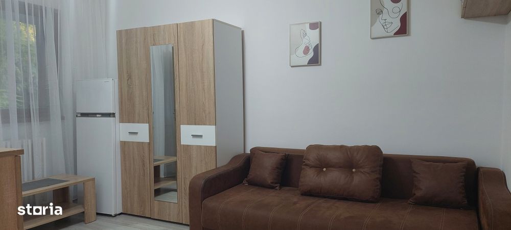 Garsoniera in bloc de apartamente  Podu Ros liceul Emil Racovita