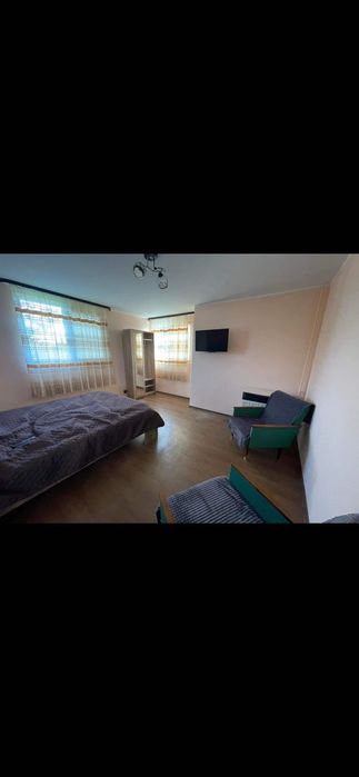 Vând clădire cu etaj